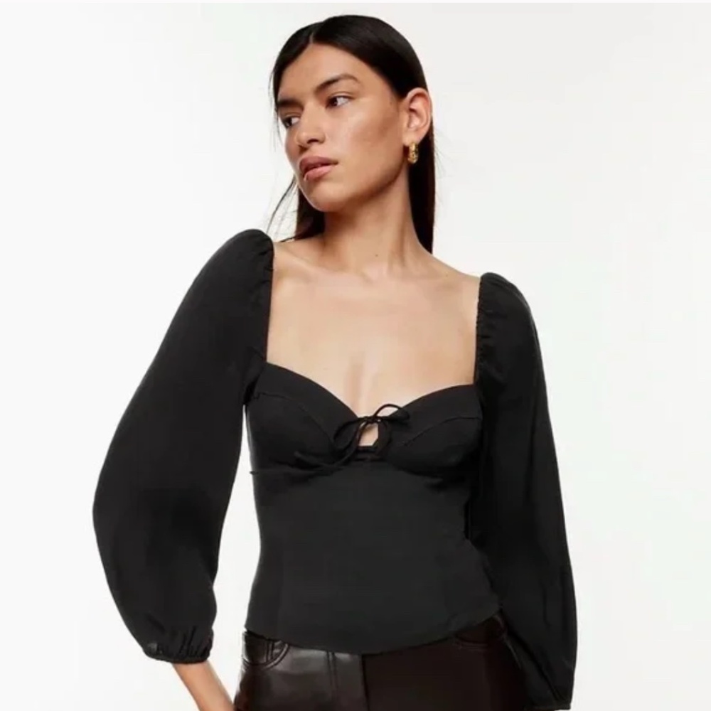 NWT Aritzia Novella Black Top